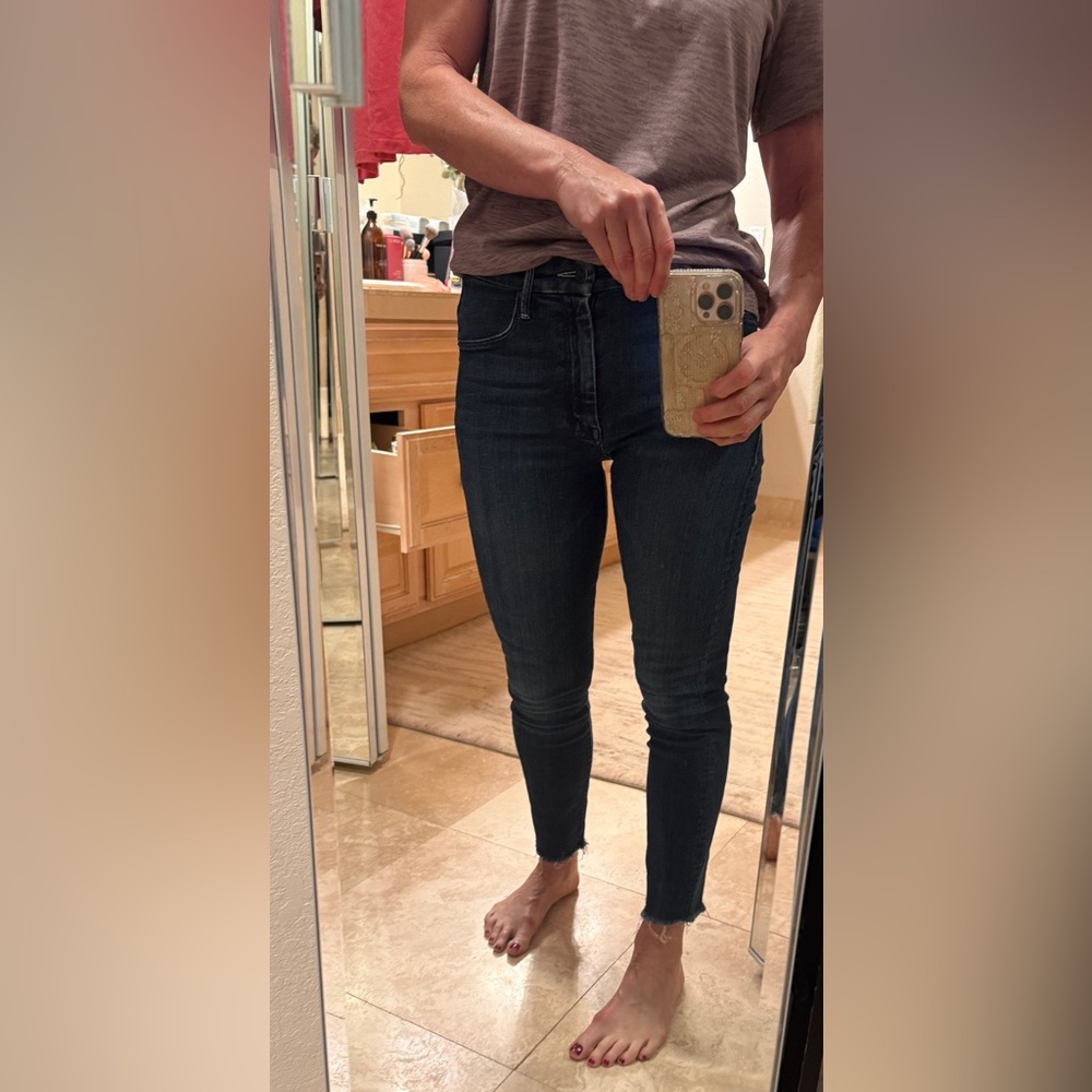 MOTHER High Waisted Looker Ankle Fray Jeans - Picture 5 of 6